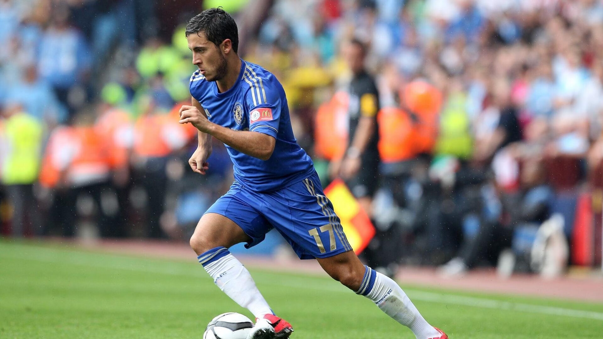 milanAPP下载入口官网-1.4 亿欧封王！佩德里领跑中场身价榜，巴尔韦德赖斯紧随其后，佩德里踢了多少场